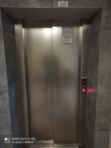 Замена лифта в гостинице Дейма