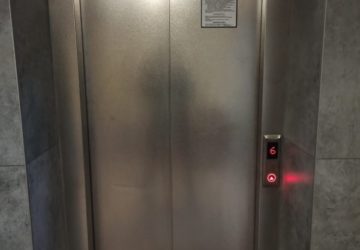 Замена лифта в гостинице Дейма